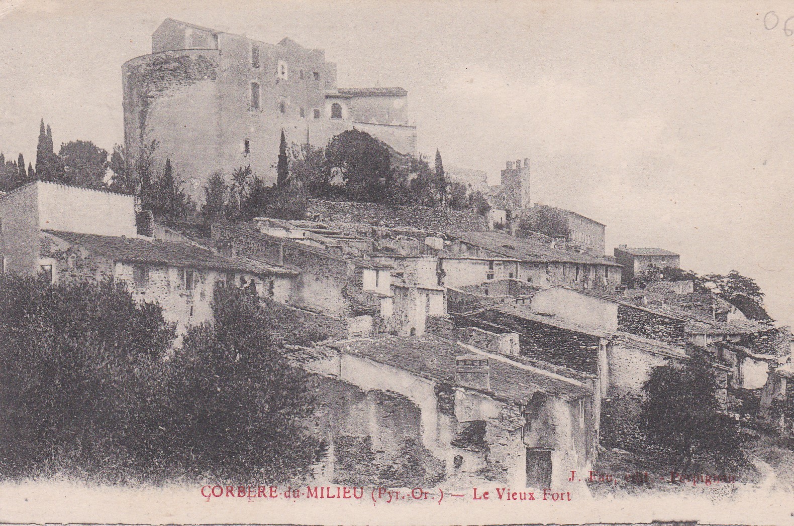 Château et village ruiné