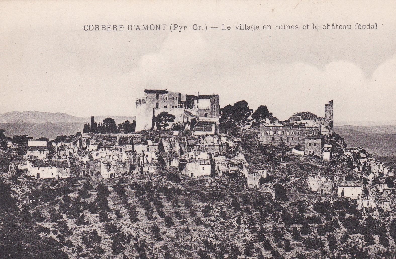 Château et village ruiné