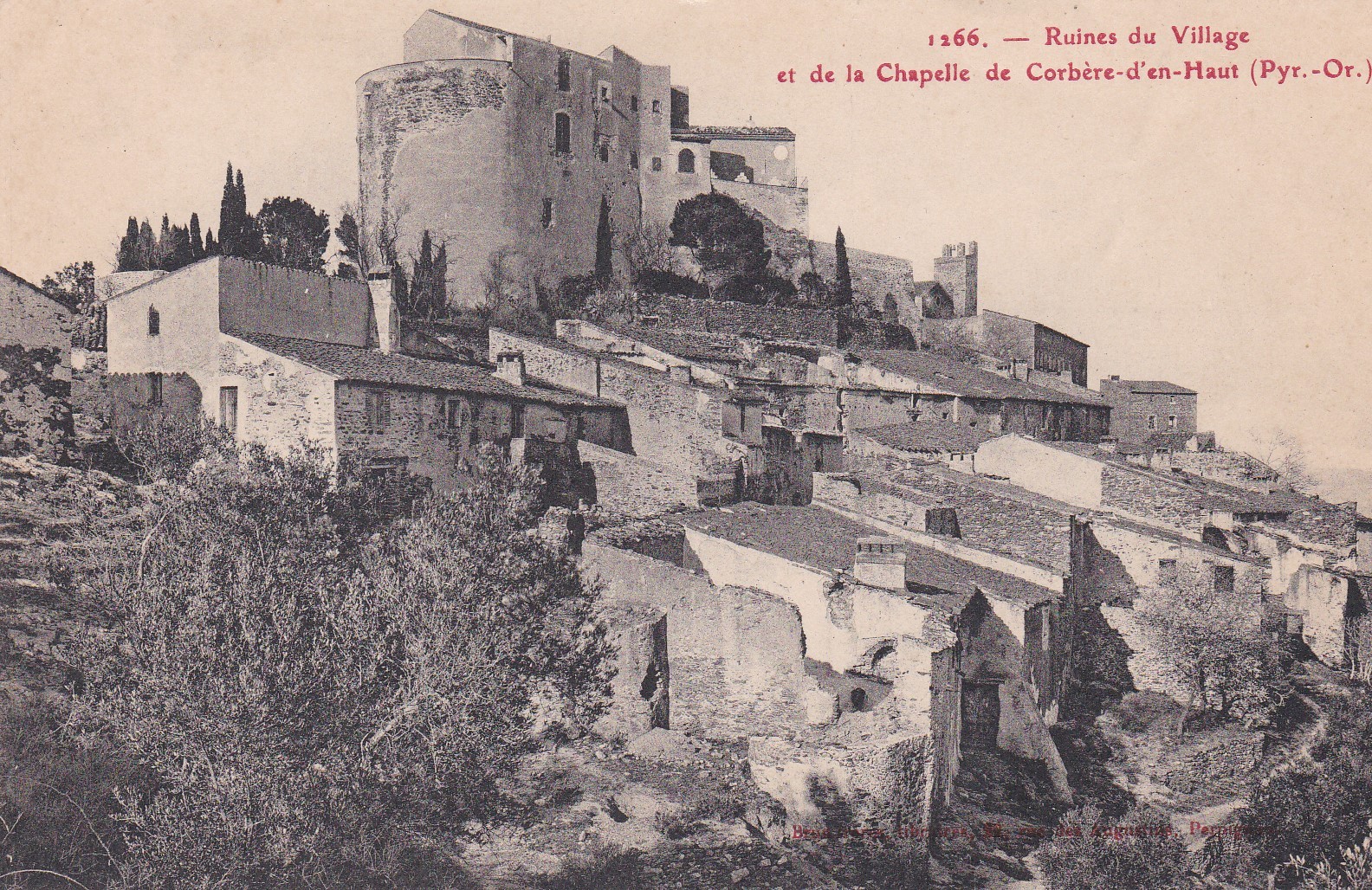 Château et village ruiné