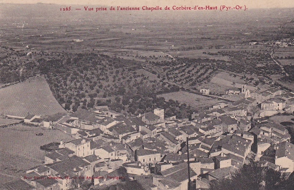 Le village depuis l'église du château