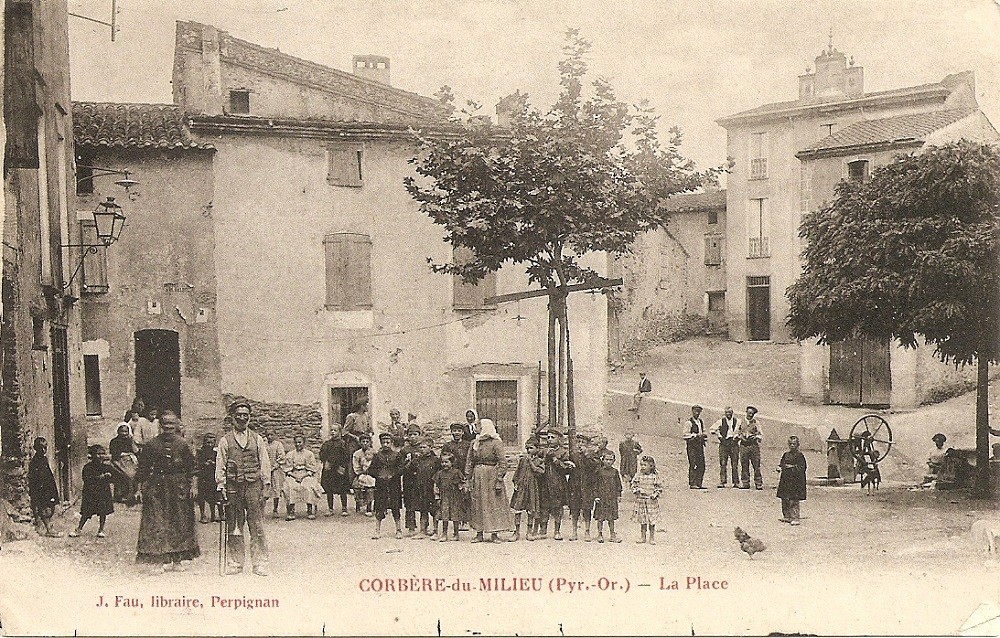 La place (postée en 1919)