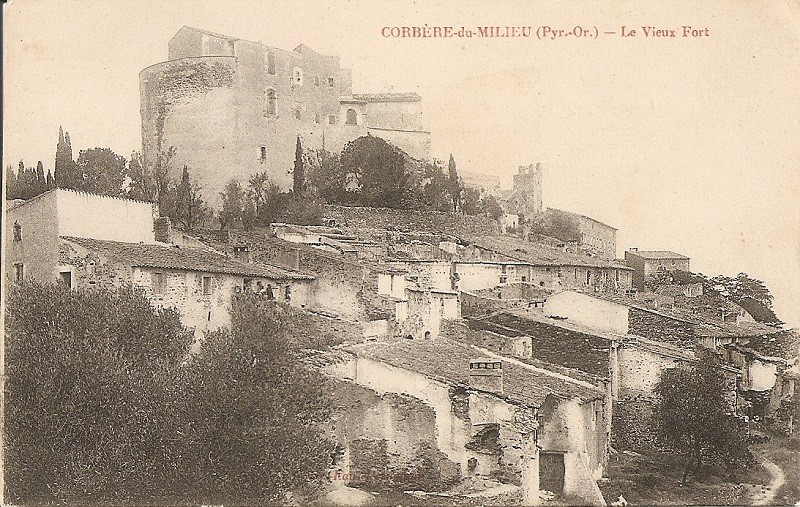 Le château et le village ruiné