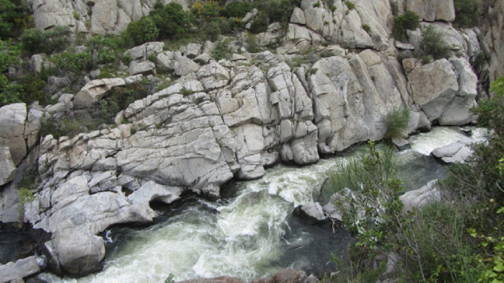 La Têt dans les gorges