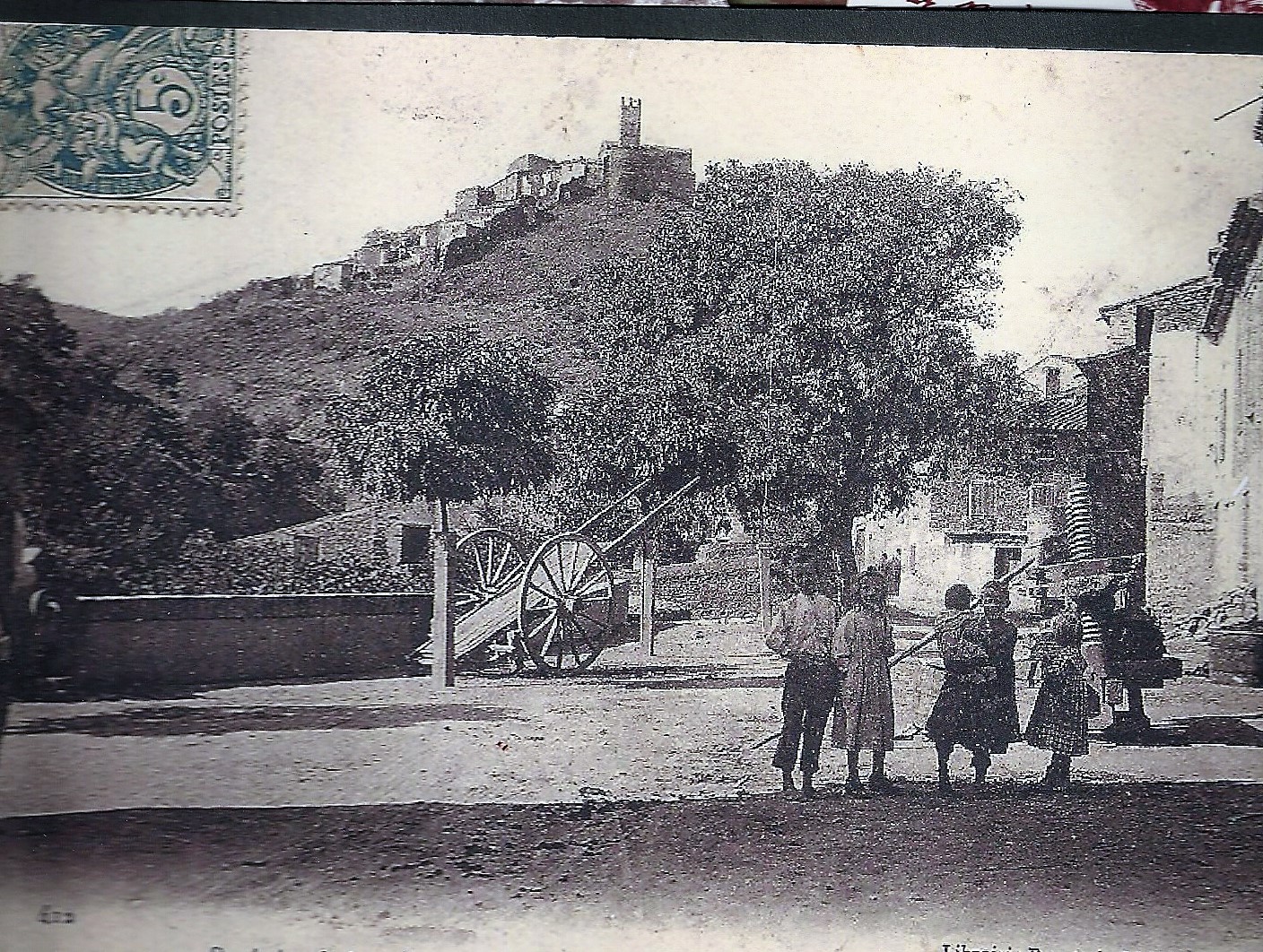 Pres de l eglise